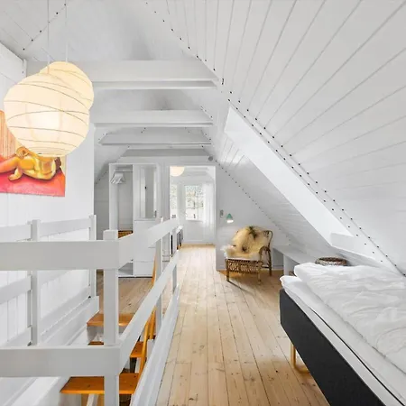 0025-romo-p-j-manosvej-18 *