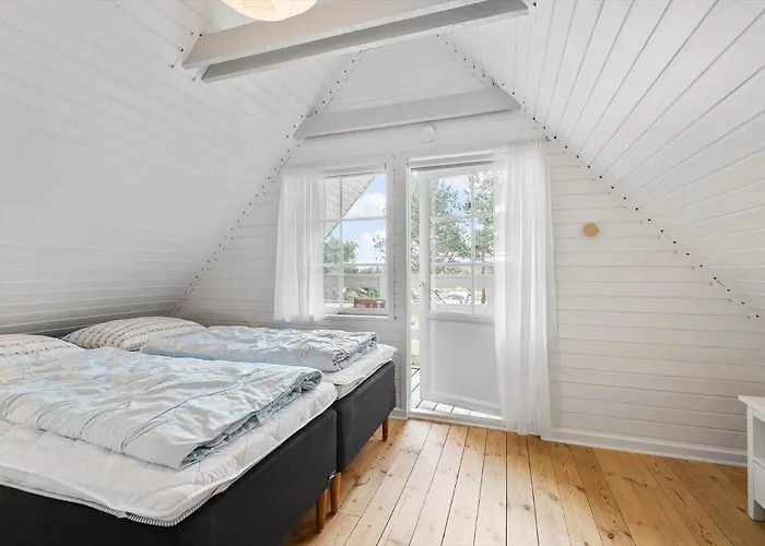 0025-romo-p-j-manosvej-18 *